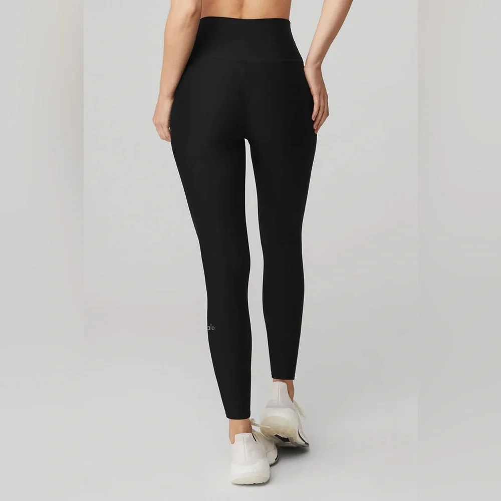 Alo Yoga Leggings 🤍 - Picture 3 of 7